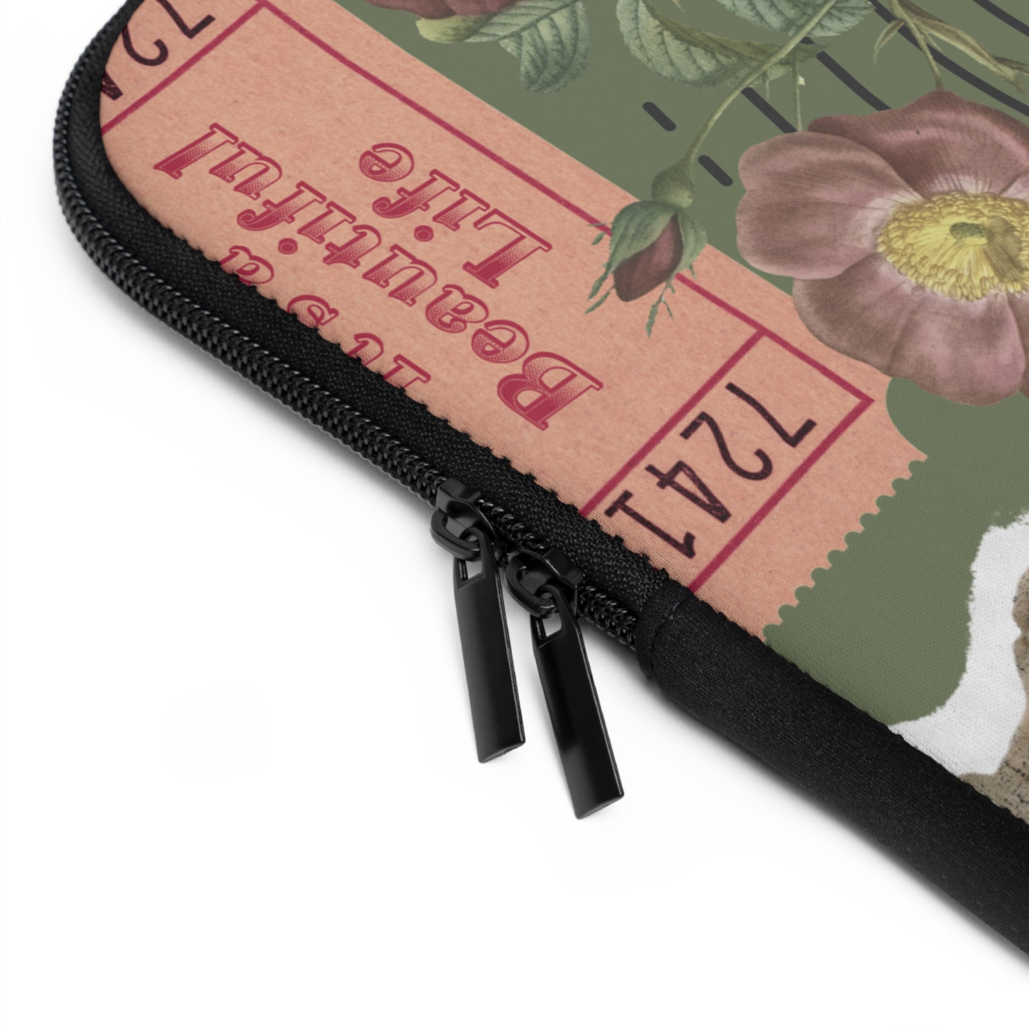 Vintage Collage Laptop Sleeve – Floral Tea & Travel Retro Design